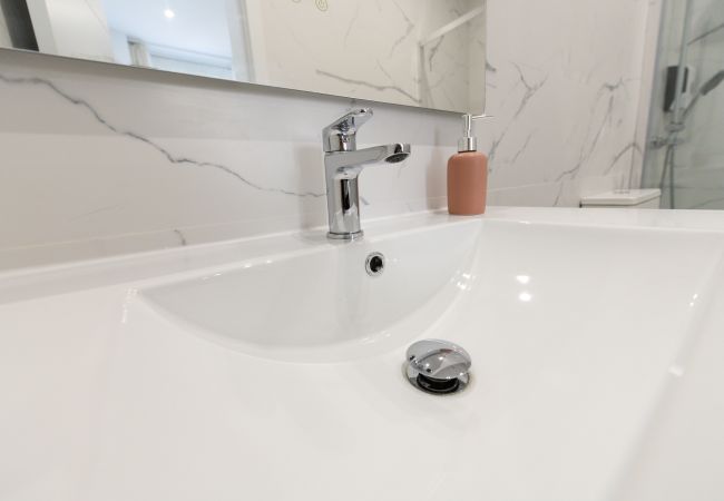 Apartamento en Madrid - Elegancia y Funcionalidad en San Bernardo: Piso con Baños en Suite Apartamento en Madrid - Elegancia y Funcionalidad en San Bernardo: Piso con Baños en Suite
