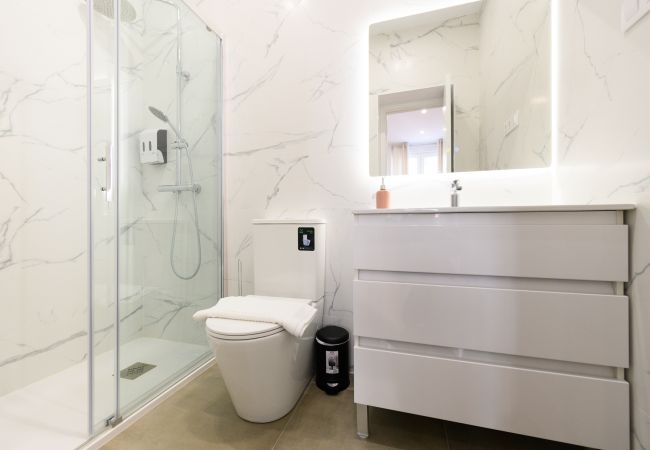 Apartamento en Madrid - Elegancia y Funcionalidad en San Bernardo: Piso con Baños en Suite Apartamento en Madrid - Elegancia y Funcionalidad en San Bernardo: Piso con Baños en Suite