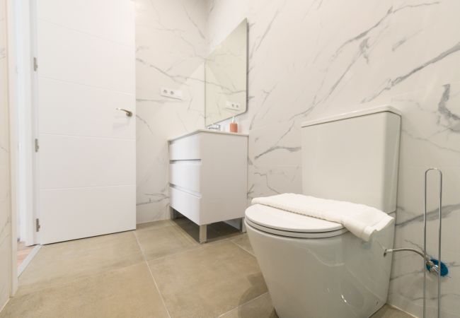 Apartamento en Madrid - Elegancia y Funcionalidad en San Bernardo: Piso con Baños en Suite Apartamento en Madrid - Elegancia y Funcionalidad en San Bernardo: Piso con Baños en Suite