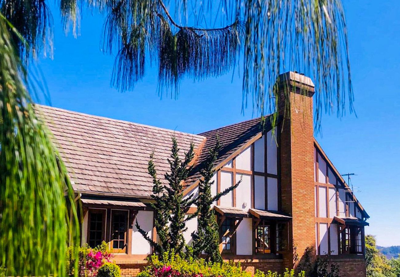 Casa en Camanducaia - Casa sofisticada com lareira e conforto