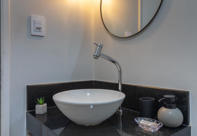 Apartamento en São Paulo - Vila Mariana, Piscina, Academia ao lado do metrô Apartamento en São Paulo - Vila Mariana, Piscina, Academia ao lado do metrô