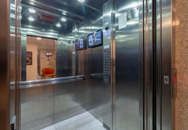 Apartamento en São Paulo - Vila Mariana, Piscina, Academia ao lado do metrô Apartamento en São Paulo - Vila Mariana, Piscina, Academia ao lado do metrô