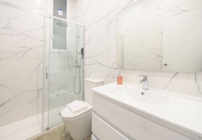 Apartamento en Madrid - Confort y estilo urbano: tu piso perfecto con 3 habitaciones  Apartamento en Madrid - Confort y estilo urbano: tu piso perfecto con 3 habitaciones