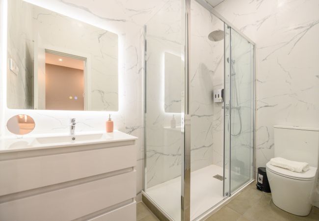 Apartamento en Madrid - Confort y estilo urbano: tu piso perfecto con 3 habitaciones  Apartamento en Madrid - Confort y estilo urbano: tu piso perfecto con 3 habitaciones