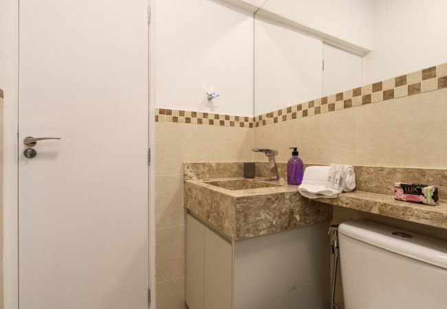 Apartamento en Rio de Janeiro - Urquiza 316| Dormitorio y sala de estar en Leblon Apartamento en Rio de Janeiro - Urquiza 316| Dormitorio y sala de estar en Leblon