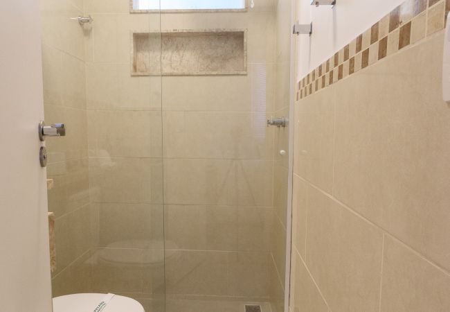 Apartamento en Rio de Janeiro - Urquiza 316| Dormitorio y sala de estar en Leblon Apartamento en Rio de Janeiro - Urquiza 316| Dormitorio y sala de estar en Leblon