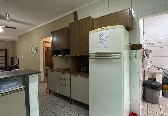 Casa en Caraguatatuba - Casa espaçosa c/ churrasqueira, Wifi, pet friendly Casa en Caraguatatuba - Casa espaçosa c/ churrasqueira, Wifi, pet friendly