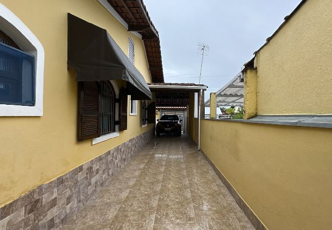 Casa en Caraguatatuba - Casa espaçosa c/ churrasqueira, Wifi, pet friendly Casa en Caraguatatuba - Casa espaçosa c/ churrasqueira, Wifi, pet friendly