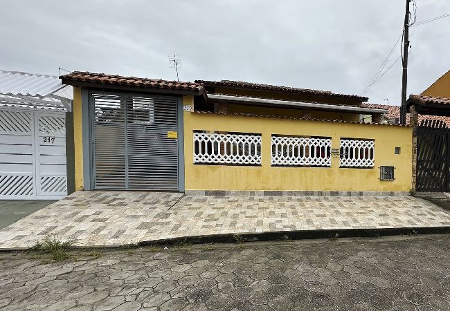 Casa en Caraguatatuba - Casa espaçosa c/ churrasqueira, Wifi, pet friendly Casa en Caraguatatuba - Casa espaçosa c/ churrasqueira, Wifi, pet friendly