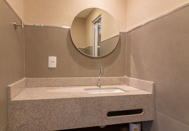 Apartamento en Rio de Janeiro - Vista al mar y balc&oacute;n con ba&ntilde;era | Q12 Apartamento en Rio de Janeiro - Vista al mar y balc&oacute;n con ba&ntilde;era | Q12