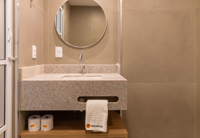 Apartamento en Rio de Janeiro - Vista al mar y balc&oacute;n con ba&ntilde;era | Q20 Apartamento en Rio de Janeiro - Vista al mar y balc&oacute;n con ba&ntilde;era | Q20