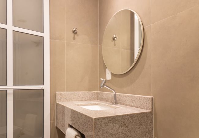 Apartamento en Rio de Janeiro - Vista para o Mar e Varanda com Banheira | Q22 Apartamento en Rio de Janeiro - Vista para o Mar e Varanda com Banheira | Q22