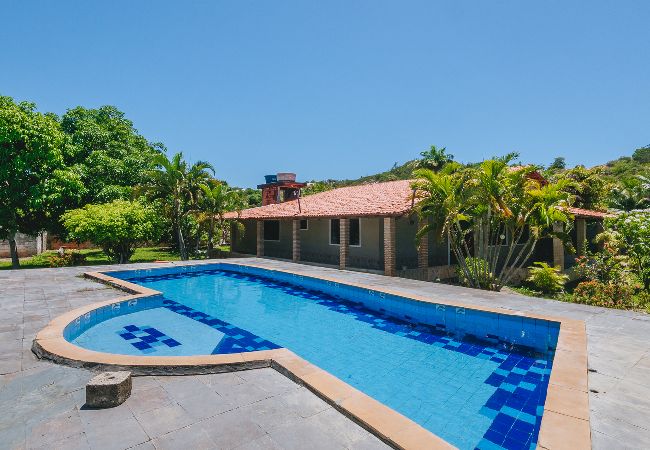 Casa en Camaçari - Casa encantadora c Wi-fi, piscina e churrasqueira 