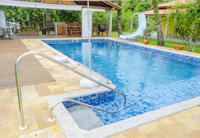 Casa en Itajaí - Sítio charmoso e completo com ótima área de lazer