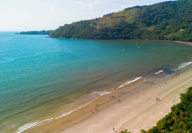 Casa en Ubatuba - Casa com WiFi, piscina e churrasq a 400m do mar