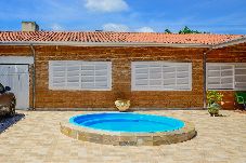 Casa en Ubatuba - Casa com WiFi, piscina e churrasq a 400m do mar