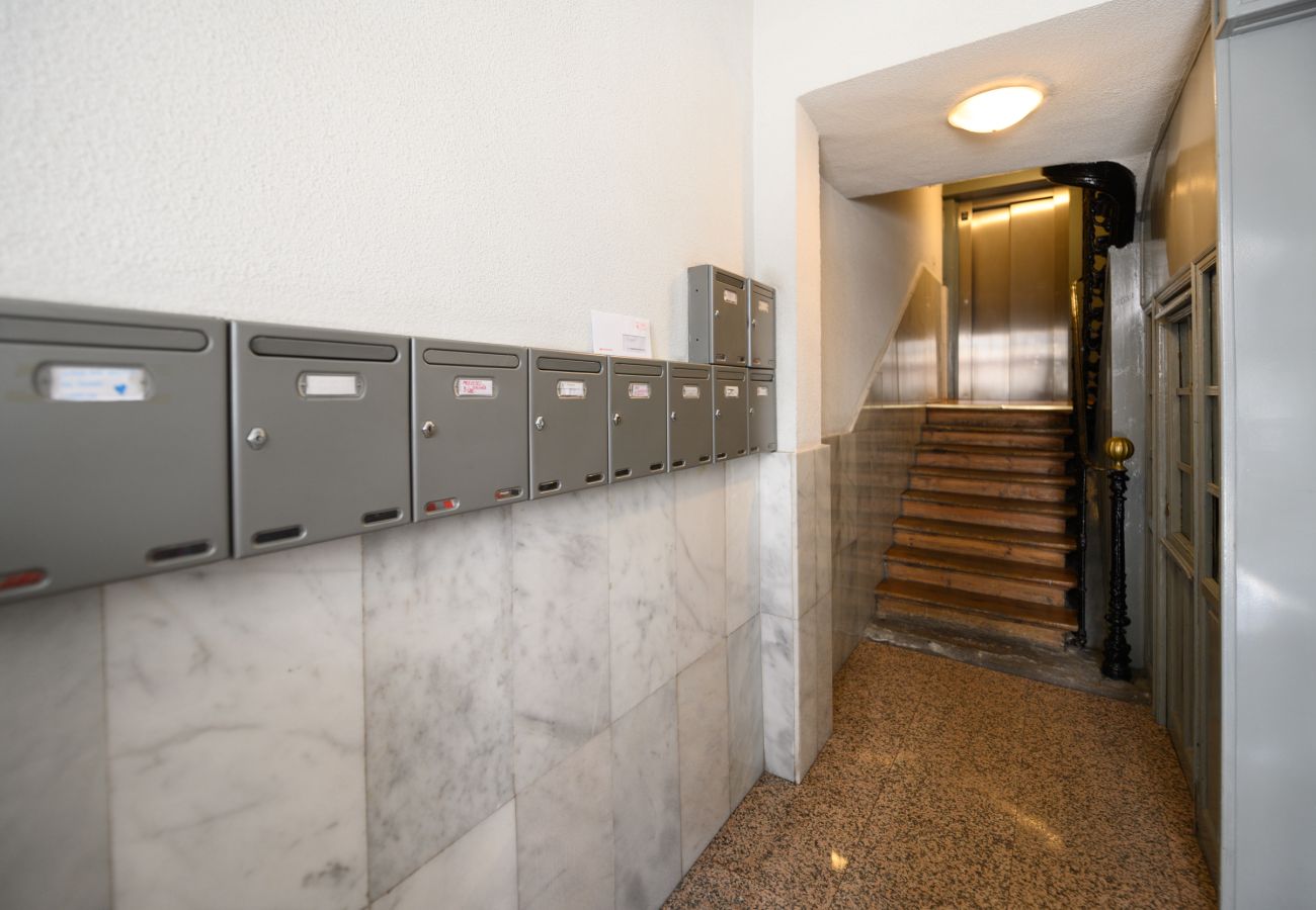 Apartamento en Madrid - Encanto y comodidad en el corazón de Madrid .Temporal Apartamento en Madrid - Encanto y comodidad en el corazón de Madrid .Temporal