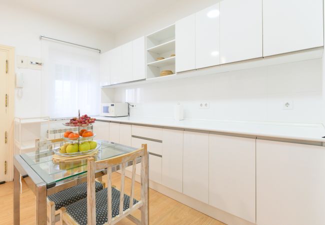 Apartamento en Madrid - Charmartin 4 Torres: 2 dormitorios ideal para familias y viajeros de negocios .Temporal Apartamento en Madrid - Charmartin 4 Torres: 2 dormitorios ideal para familias y viajeros de negocios .Temporal