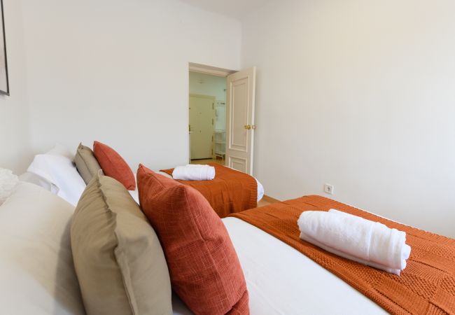 Apartamento en Madrid - Charmartin 4 Torres: 2 dormitorios ideal para familias y viajeros de negocios .Temporal Apartamento en Madrid - Charmartin 4 Torres: 2 dormitorios ideal para familias y viajeros de negocios .Temporal