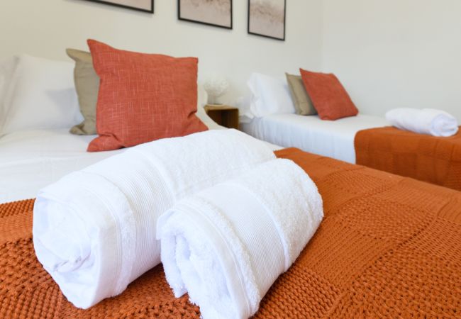 Apartamento en Madrid - Charmartin 4 Torres: 2 dormitorios ideal para familias y viajeros de negocios .Temporal Apartamento en Madrid - Charmartin 4 Torres: 2 dormitorios ideal para familias y viajeros de negocios .Temporal