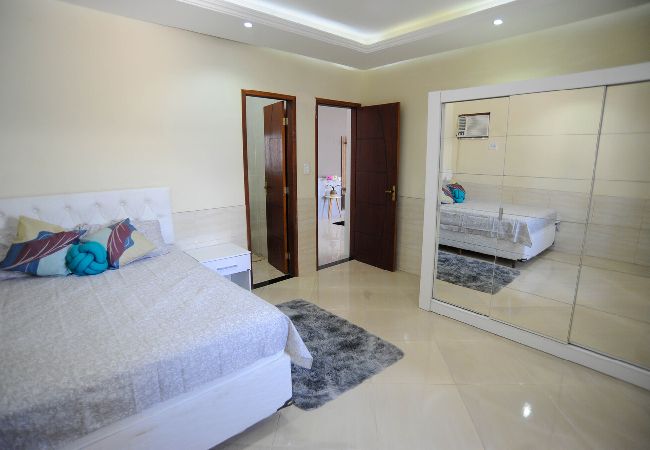 Casa en Rio de Janeiro - Casa confortável com WiFi, piscina e churrasqueira Casa en Rio de Janeiro - Casa confortável com WiFi, piscina e churrasqueira