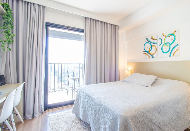 Apartamento en São Paulo - Studio elegante com varanda e ótima localização 