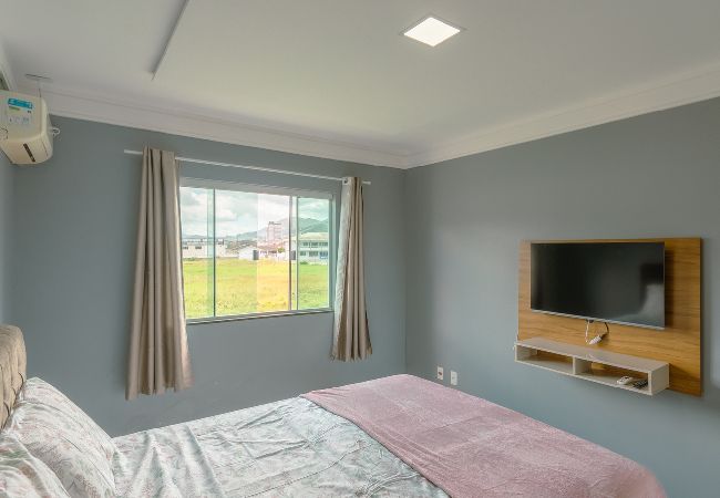 Apartamento en Biguaçu - Loft com ótima localização,Wi-Fi e ar-condicionado Apartamento en Biguaçu - Loft com ótima localização,Wi-Fi e ar-condicionado