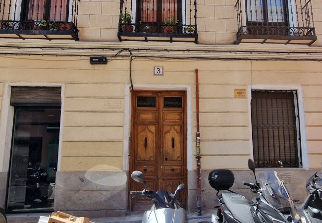 Apartamento en Madrid - Dúplex con encanto en Chamberí : Comodidad y diseño en dos niveles  Apartamento en Madrid - Dúplex con encanto en Chamberí : Comodidad y diseño en dos niveles