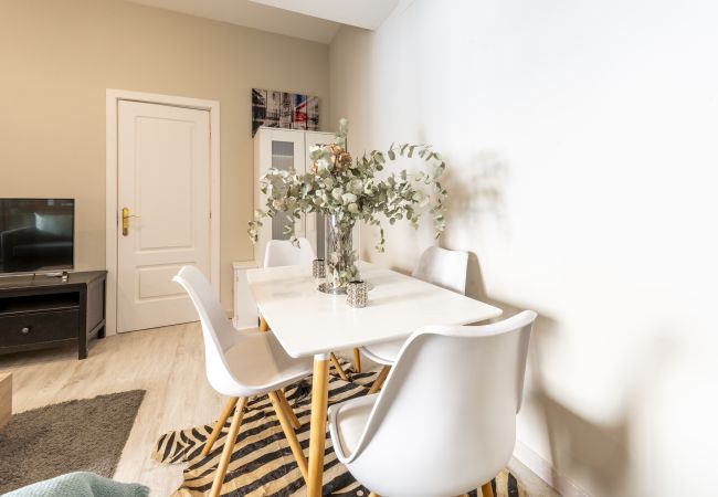 Apartamento en Madrid - Dúplex con encanto en Chamberí : Comodidad y diseño en dos niveles  Apartamento en Madrid - Dúplex con encanto en Chamberí : Comodidad y diseño en dos niveles