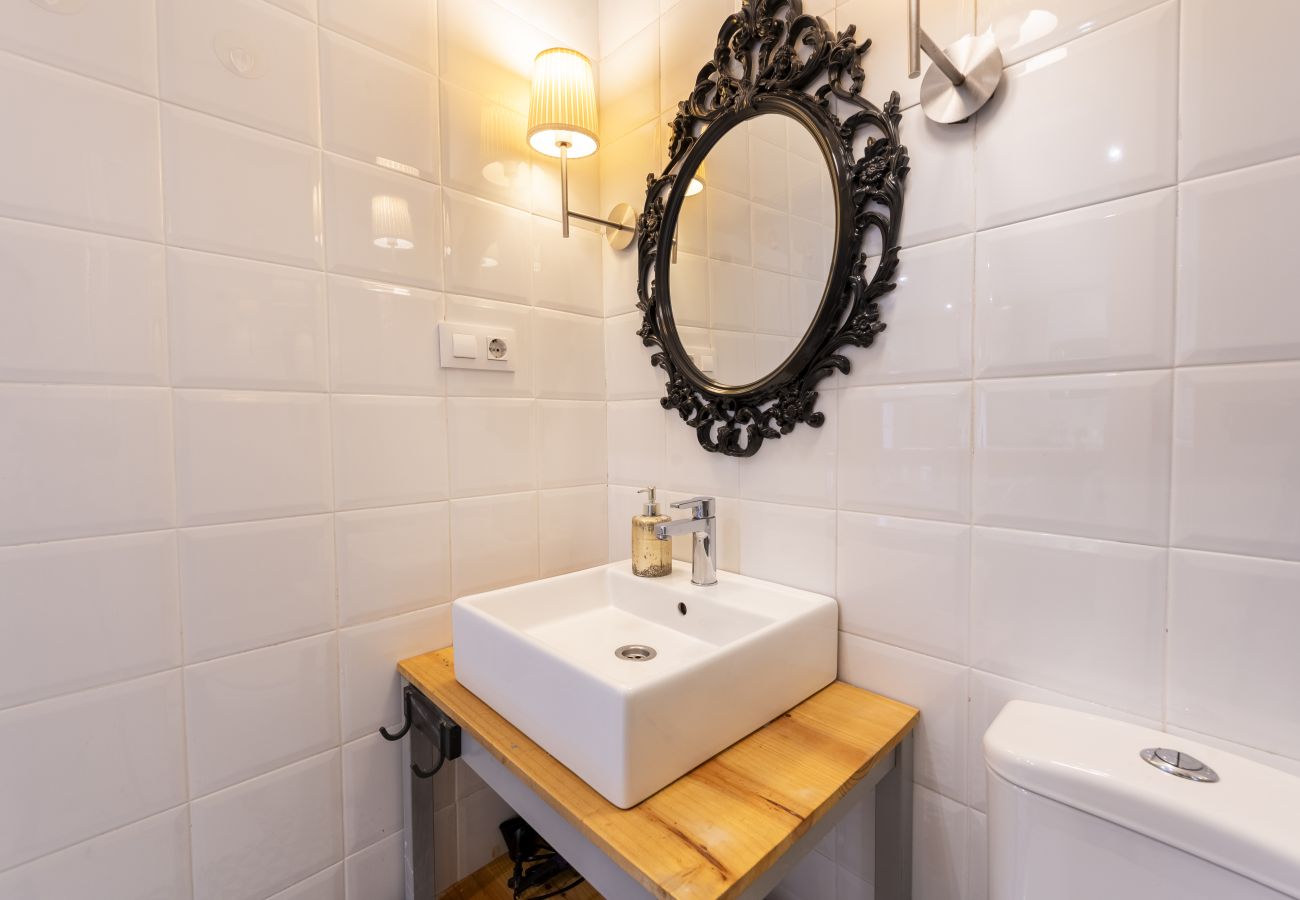 Apartamento en Madrid - Dúplex con encanto en Chamberí : Comodidad y diseño en dos niveles .Temporal  Apartamento en Madrid - Dúplex con encanto en Chamberí : Comodidad y diseño en dos niveles .Temporal