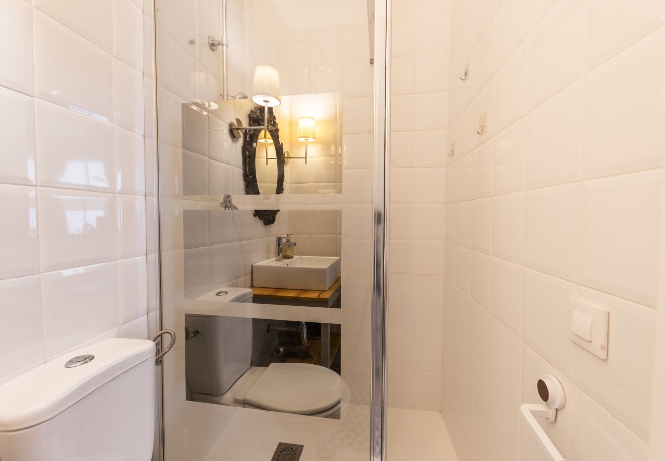 Apartamento en Madrid - Dúplex con encanto en Chamberí : Comodidad y diseño en dos niveles .Temporal  Apartamento en Madrid - Dúplex con encanto en Chamberí : Comodidad y diseño en dos niveles .Temporal