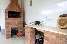 Casa en Mongaguá - Casa a 600m do mar com garagem e pet friendly