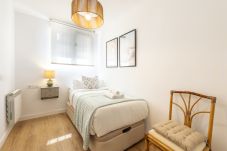 Apartamento en Madrid - Magnífico Piso de 3 dormitorios en Madres Plaza de Mayo – Espacioso y Cómodo –Madrid