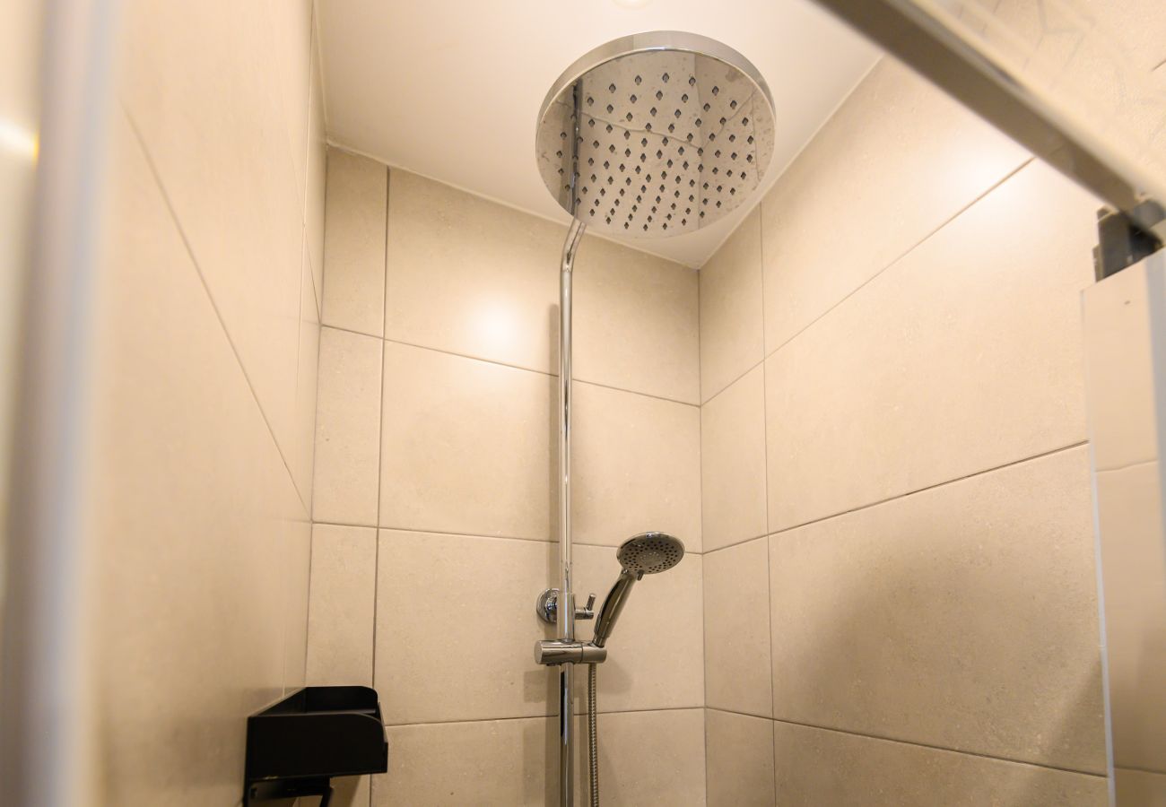 Alquiler por habitaciones en Madrid - La Paz: Habitación con confort y esencia boliviana en Madrid. Temporal Alquiler por habitaciones en Madrid - La Paz: Habitación con confort y esencia boliviana en Madrid. Temporal