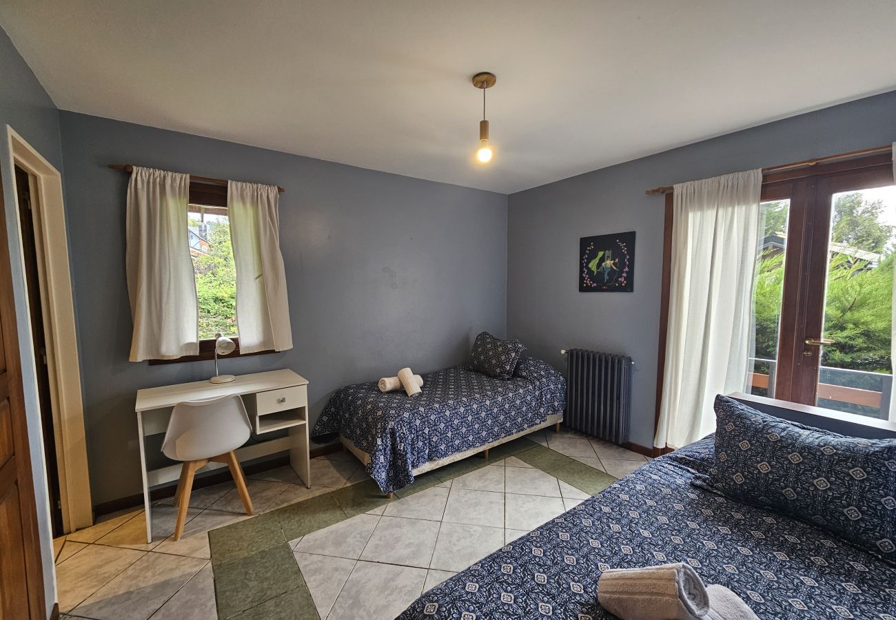 Casa en San Carlos de Bariloche - Casa Jardín Botánico Bariloche   – 6 habitaciones, 4 baños Casa en San Carlos de Bariloche - Casa Jardín Botánico Bariloche   – 6 habitaciones, 4 baños