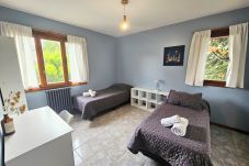 Casa en San Carlos de Bariloche - Casa Jardín Botánico Bariloche   – 6 habitaciones, 4 baños
