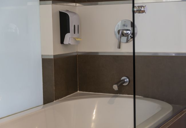 Apartamento en Madrid - Dúplex de 3 Dormitorios – Amplio, Luminoso cerca del Paseo de la Castellana .Temporal Apartamento en Madrid - Dúplex de 3 Dormitorios – Amplio, Luminoso cerca del Paseo de la Castellana .Temporal