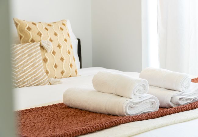 Apartamento en Madrid - Dúplex de 3 Dormitorios – Amplio, Luminoso cerca del Paseo de la Castellana .Temporal Apartamento en Madrid - Dúplex de 3 Dormitorios – Amplio, Luminoso cerca del Paseo de la Castellana .Temporal