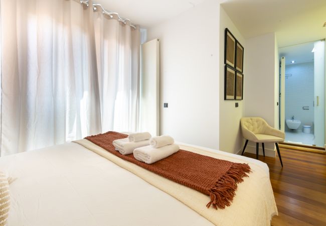 Apartamento en Madrid - Dúplex de 3 Dormitorios – Amplio, Luminoso cerca del Paseo de la Castellana .Temporal Apartamento en Madrid - Dúplex de 3 Dormitorios – Amplio, Luminoso cerca del Paseo de la Castellana .Temporal