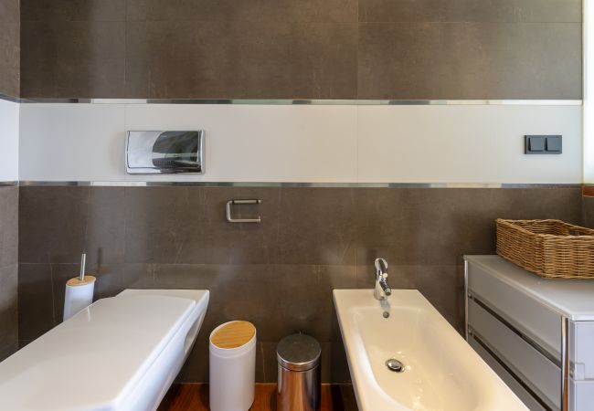Apartamento en Madrid - Dúplex de 3 Dormitorios – Amplio, Luminoso cerca del Paseo de la Castellana .Temporal Apartamento en Madrid - Dúplex de 3 Dormitorios – Amplio, Luminoso cerca del Paseo de la Castellana .Temporal
