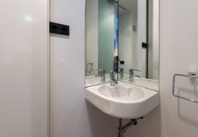 Apartamento en Madrid - Dúplex de 3 Dormitorios – Amplio, Luminoso cerca del Paseo de la Castellana .Temporal Apartamento en Madrid - Dúplex de 3 Dormitorios – Amplio, Luminoso cerca del Paseo de la Castellana .Temporal