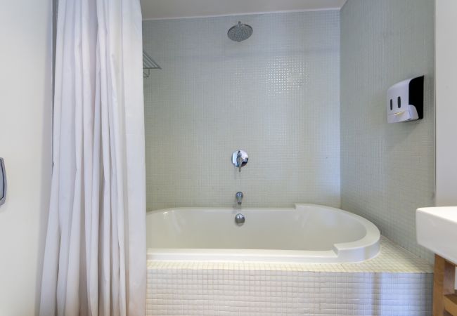 Apartamento en Madrid - Dúplex de 3 Dormitorios – Amplio, Luminoso cerca del Paseo de la Castellana .Temporal Apartamento en Madrid - Dúplex de 3 Dormitorios – Amplio, Luminoso cerca del Paseo de la Castellana .Temporal