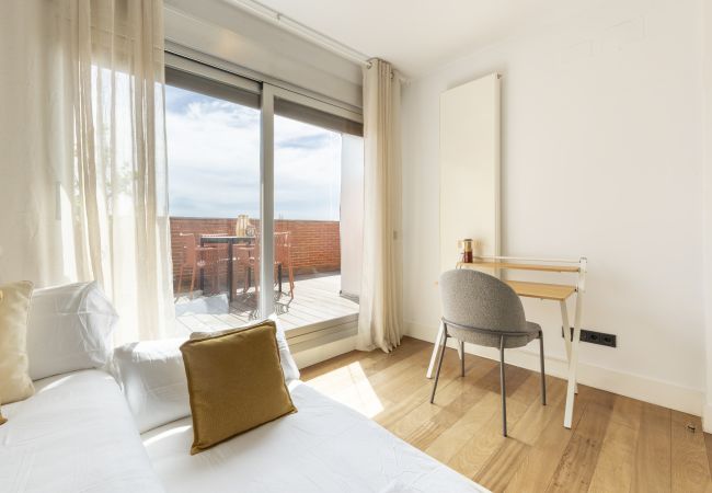 Apartamento en Madrid - Dúplex de 3 Dormitorios – Amplio, Luminoso cerca del Paseo de la Castellana .Temporal Apartamento en Madrid - Dúplex de 3 Dormitorios – Amplio, Luminoso cerca del Paseo de la Castellana .Temporal