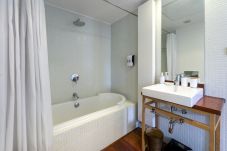 Apartamento en Madrid - Dúplex de 3 Dormitorios – Amplio, Luminoso cerca del Paseo de la Castellana 