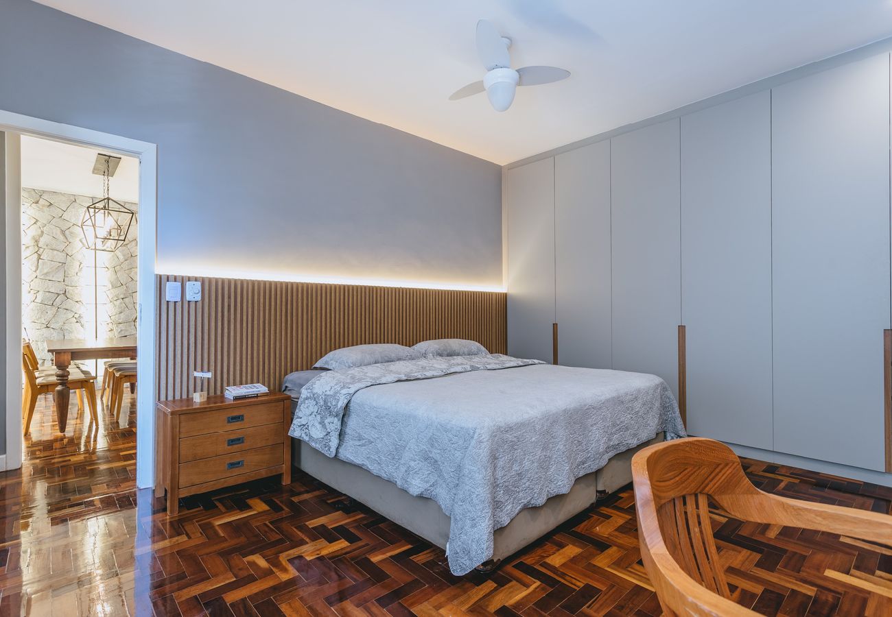 Apartamento en Teresópolis - Apto bem equipado c WiFi,lareira e boa localização Apartamento en Teresópolis - Apto bem equipado c WiFi,lareira e boa localização