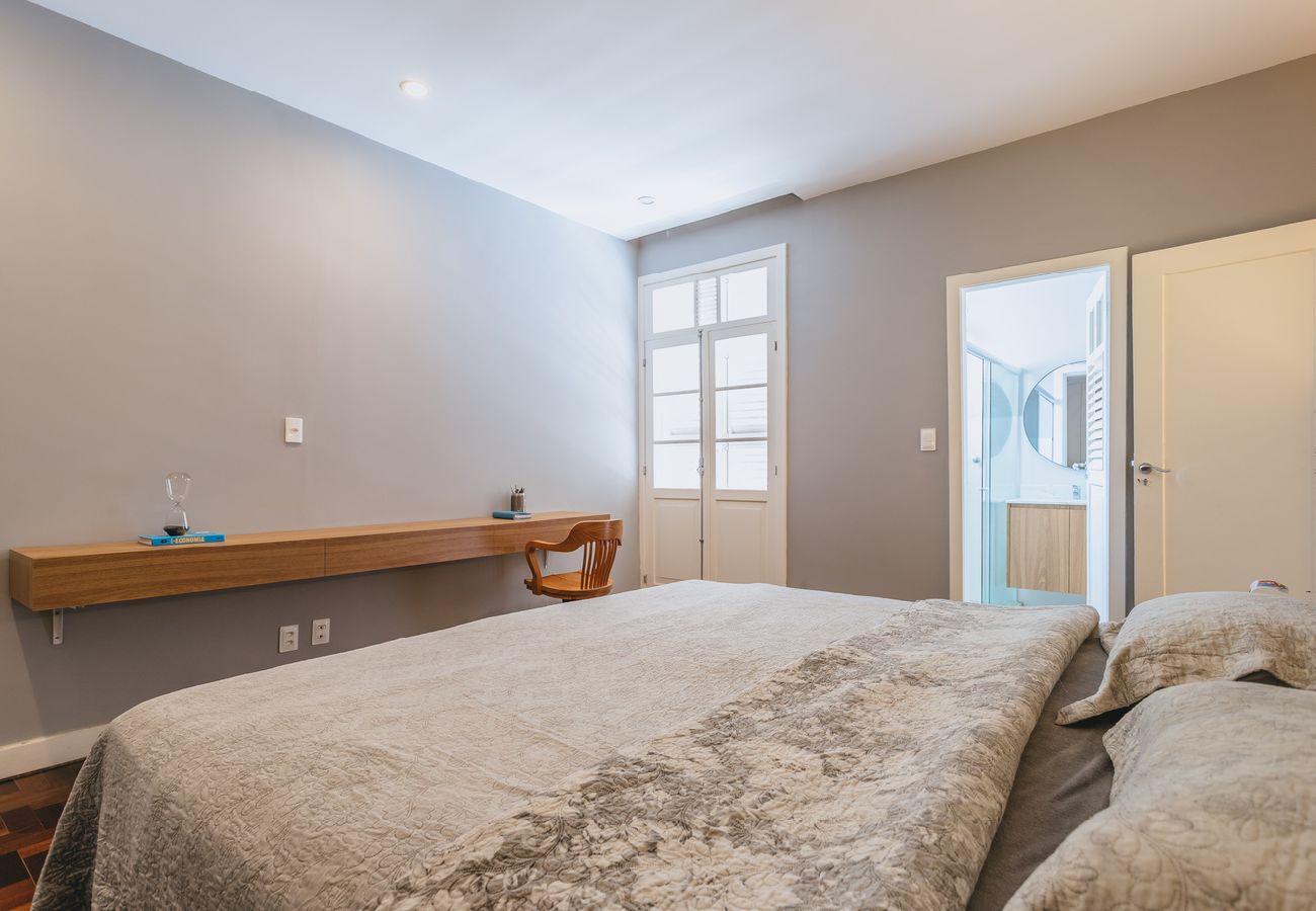 Apartamento en Teresópolis - Apto bem equipado c WiFi,lareira e boa localização Apartamento en Teresópolis - Apto bem equipado c WiFi,lareira e boa localização