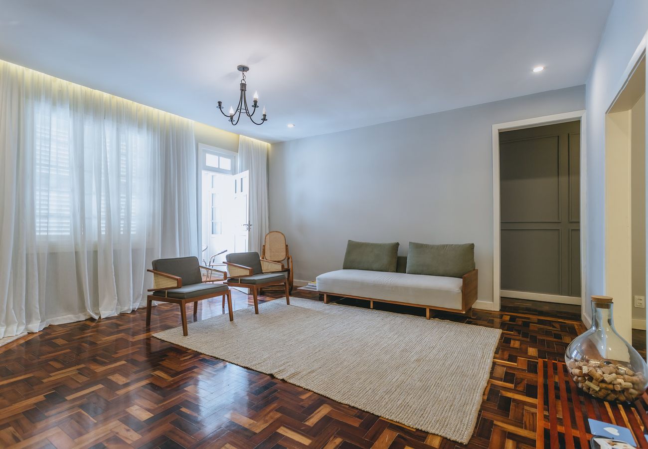 Apartamento en Teresópolis - Apto bem equipado c WiFi,lareira e boa localização Apartamento en Teresópolis - Apto bem equipado c WiFi,lareira e boa localização