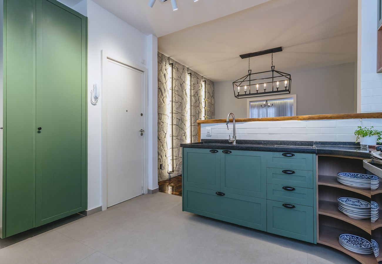 Apartamento en Teresópolis - Apto bem equipado c WiFi,lareira e boa localização Apartamento en Teresópolis - Apto bem equipado c WiFi,lareira e boa localização