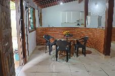 Casa en Bertioga - Casa espaçosa na Praia de Maitinga à 500m do mar