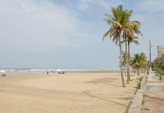 Apartamento en Praia Grande - Apto c garagem, ótima localização à 80m da Praia